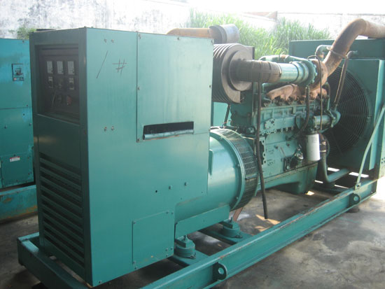 昆玉租赁发电机- 发电机碳刷磨损的原因是什么