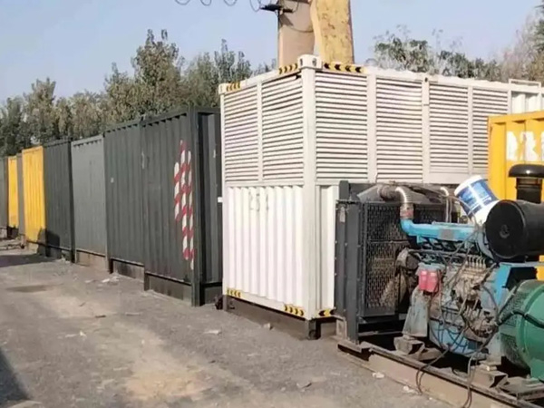 昆玉200KW柴油发电机机组每小时油耗是多少？