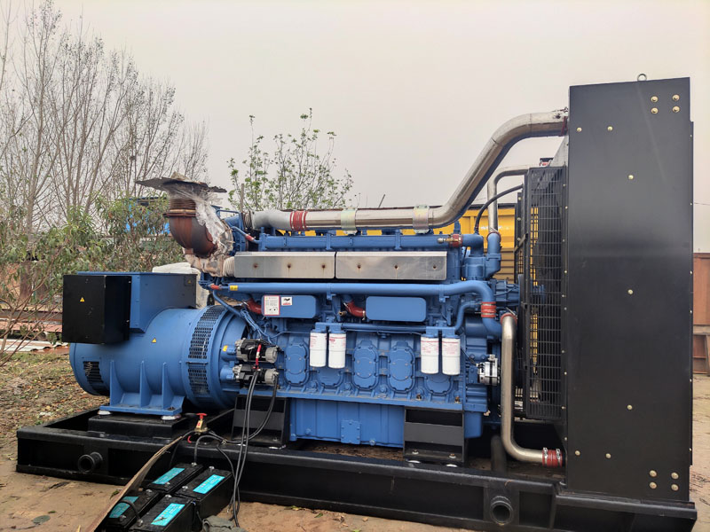 昆玉柴油发电机组更换机油时，应遵循哪些步骤？